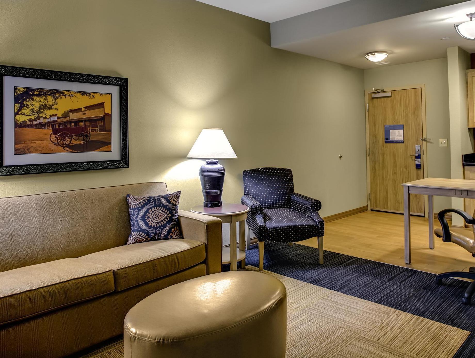 Hampton Inn & Suites Dodge City Boot Hill Casino Exterior photo